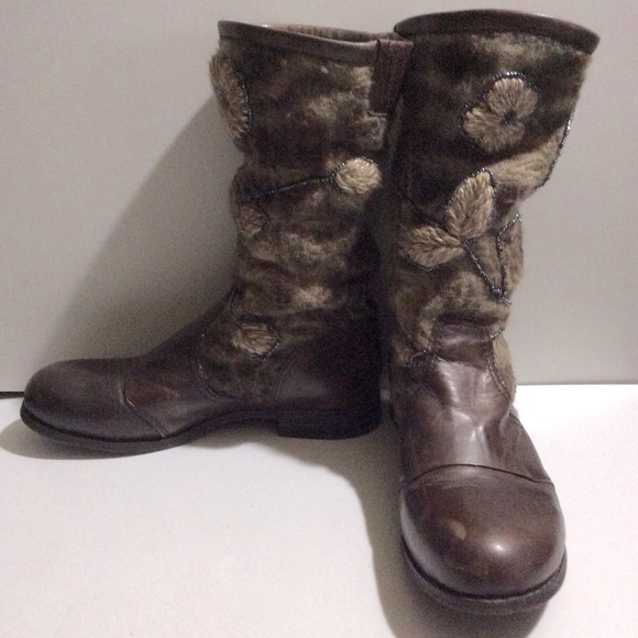 Unusual Bunker leather embroidered slouch boots - Picture 4 of 16